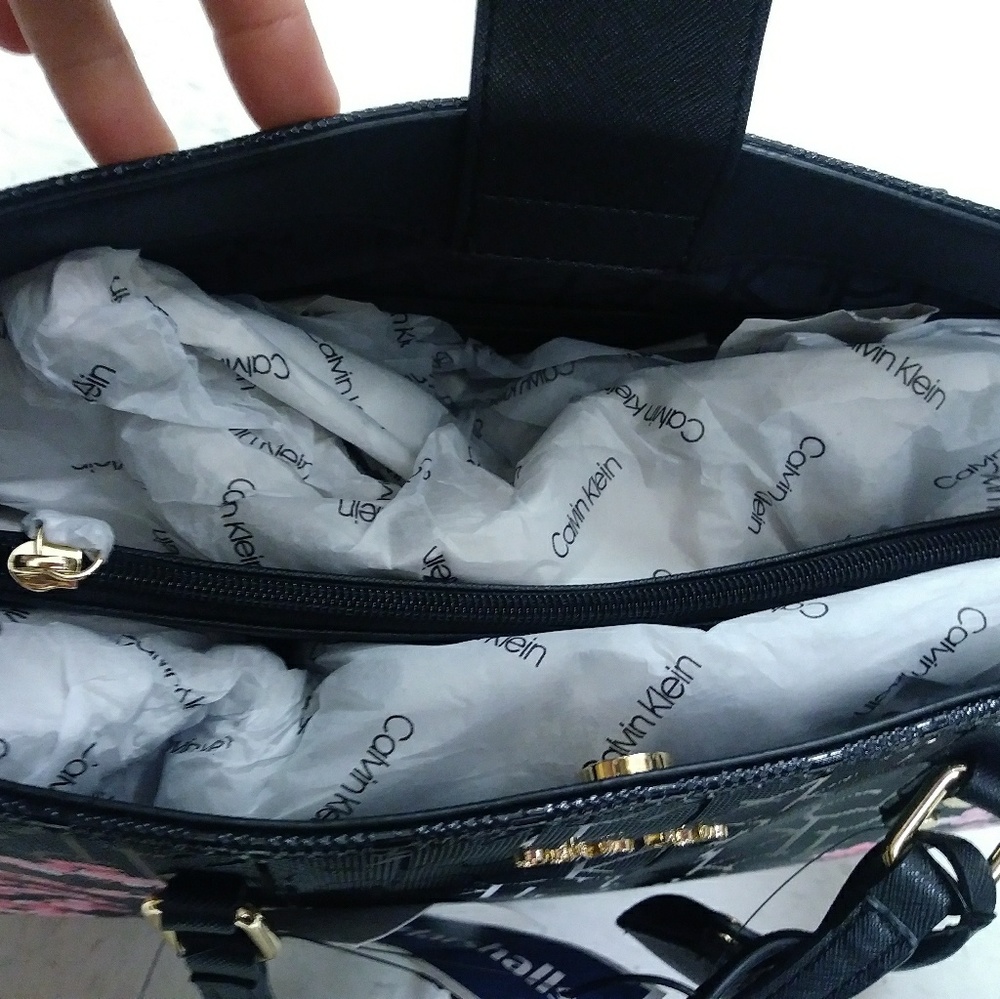 CK Purse - Picture 4 of 4